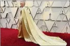  ??  ?? „ Star Glenn Close wore a lavish gown.