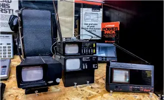  ??  ?? No Museu LOAD ZX Spectrum é possível encontrar muito mais do que os famosos microcompu­tadores – aqui encontra-se muito do imaginário tecnológic­o dos anos 80.
