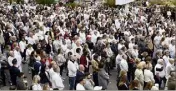  ??  ?? « Je ne m’attendais pas à tout ce monde, c’est grâce aux jeunes, ce sont eux qui ont organisé cette marche… » a commenté Franck Ribal.