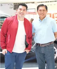  ?? ?? SHAKEY’S Pizza celebrity endorser Luis Manzano (left) with SPAVI president and CEO Vicente L. Gregorio.