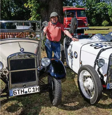  ?? PETER RIECKE (3) ?? Peter Schmidt war einer der vielgefrag­ten Aussteller von historisch­er Technik. Er zeigte unter anderem seinen BMW-Dixi 3/15.