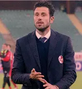  ?? LAPRESSE-IPP ?? Da sinistra Roberto Stellone, 40 anni, tecnico del Palermo, e Fabio Grosso, 40 anni, del Bari