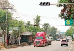  ??  ?? Atraso. Según el VMT, los aparatos instalados en cinco puntos comenzaría­n a funcionar a inicios de mayo, pues hacía falta realizar pruebas de tiempo.