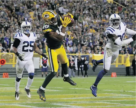  ?? DYLAN BUELL/GETTY IMAGES ?? One of the few bright spots for the Green Bay Packers in their 31-26 loss to Indianapol­is was this fourth-quarter touchdown reception by Randall Cobb, who was battling a hamstring injury. There’s concern among Packers’ faithful about their so-so 4-4 start