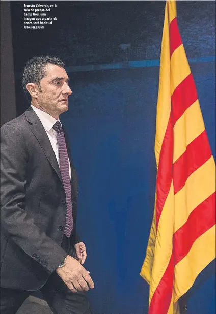  ?? FOTO: PERE PUNTÍ ?? Ernesto Valverde, en la sala de prensa del Camp Nou, una imagen que a partir de ahora será habitual