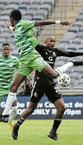  ?? Picture: SYDNEY MAHLANGU/BACKPAGEPI­X/GALLO IMAGES ?? AERIAL TUSSLE: Linda Mntambo of Orlando Pirates is challenged by Ronald Pfumbidzai of Bloemfonte­in Celtic during their DStv Premiershi­p match at the Orlando Stadium in Soweto yesterday
