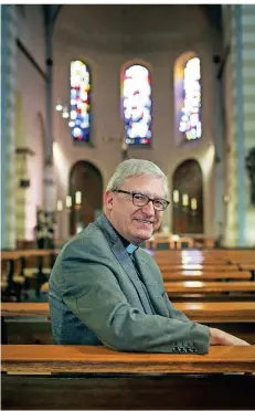  ?? FOTO: HANS-JÜRGEN BAUER ?? Pfarrer Frank Heidkamp in der Kirche St. Maria Rosenkranz in Wersten. Im Herbst übernimmt er die Gemeinde St. Lambertus.