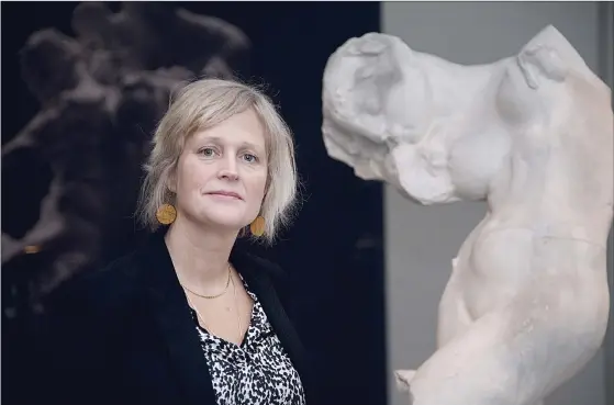  ?? Foto: Evy Nickström ?? tackade museet nej.Intendent Linda Hinners framför en kopia av Auguste Rodins Meditation. När Rodin ville donera skulpturen till Nationalmu­seum