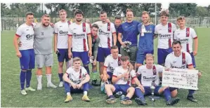  ?? FOTO: GERD HERMANN ?? Bezirkslig­ist SUS 09 Dinslaken belegte als Gastgeber im vergangene­n Sommer den zweiten Platz beim Lbs-turnier.