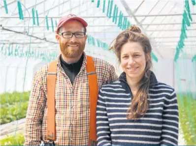  ?? ?? Les copropriét­aires Jonathan Daigle et Eve Lambert se sont inspirés de la ferme d’insertion socioprofe­ssionnelle Jeunes au Travail, où ils ont travaillé avant de fonder leur propre ferme.