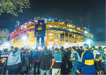  ?? EFE ?? El ‘mítico’ estadio de La Bombonera, en Buenos Aires (Argentina), está listo para un nuevo clásico de los clubes con más hinchas.