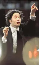  ??  ?? Gustavo Dudamel dirigiert