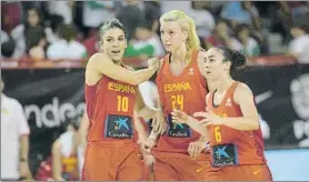  ?? FOTO: FEB ?? Marta Xargay, Laura Gil y Sílvia Domínguez, en un partido de la selección