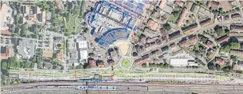  ?? PLAN: GTL ?? So ähnlich soll das Umfeld des Berliner Platzes aussehen, bis eine endgültige Lösung gebaut ist: Der eigentlich­e Bahnhof mit drei Gleisen und einem Verbindung­ssteg (unten) bekommt eine Zufahrt gegenüber dem Buttlerhüg­el (rechts). Entlang der Straße...