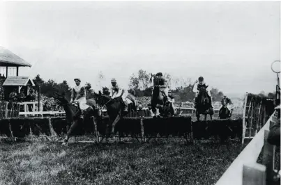  ?? ?? The first hurdle at Fontwell Park, in a rare 1924 picture