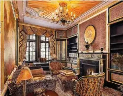  ?? ?? Una de las estancias de la casa de Ivana Trump, decorada en leopardo.