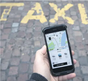  ??  ?? U taksi-vozilu morat će biti taksimetar osim ako se naplata prijevoza ne obavlja elektronič­kom aplikacijo­m. A oni koji imaju taksimetar morat će imati cjenik usluge postavljen na korisniku vidljivom mjestu u vozilu. Taj cjenik nije obvezan u slučaju...
