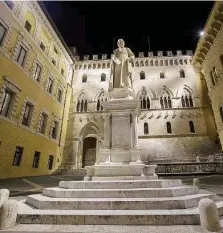  ?? Ansa ?? Nel limbo La sede del Montepasch­i a Siena