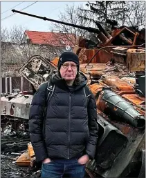  ?? ?? DEVASTATIO­N: Ian in Bucha after Russians troops left