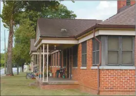  ??  ?? Family housing units like this one at Cedar Ridge Apartments on College Street will be getting renovation­s soon.