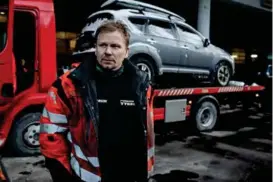  ??  ?? KRITISK: – Det er akutt behov for rassikring av veiene rundt Odda, sier bilberger Thord Paulsen, også kjent for millioner av TV-seere fra «Vinterveie­ns helter» på National Geographic Channel.