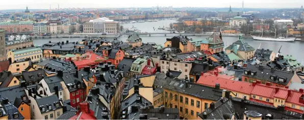  ?? Foto: Christoph Driessen, dpa ?? Stockholme­r Stadtkulis­se: Umgerechne­t 26 Euro Steuern musste ein schwedisch­er Bürger auf eine Tonne fossiler Brennstoff­e bezahlen.