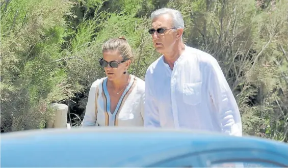  ?? E. GARCÍA MEDINA ?? Juntos. Silvia Saravia y Jorge Neuss, en Punta del Este, en 2019. La noche previa al crimen discutiero­n y durmieron separados.