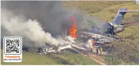  ?? ?? APARATOSO. El accidente ocurrió en inmediacio­nes del Aeropuerto Ejecutivo de Houston en Brookshire.