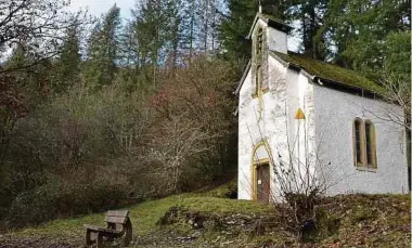  ?? Foto: Frank Weyrich ?? Die Kapelle aus dem Jahr 1874 ist denkmalges­chützt und erhält ein neues Dach.