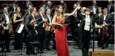  ??  ?? Il direttore d’orchestra Daniele Rustioni e la violinista Francesca Dego sono una coppia d’oro nella classica