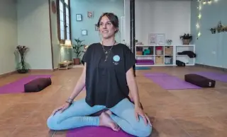  ?? [PACO RODRÍGUEZ] ?? El centro de yoga de Carmen Gómez está en la histórica plaza del Convento, en Melide