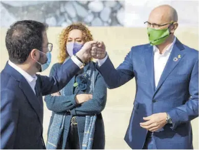  ?? Marc Puig / Acn ?? El candidat d’ERC, Pere Aragonès, i l’exconselle­r Raül Romeva, en un acte a Barcelona, ahir.