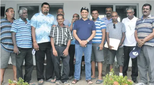  ?? Photo: Waisea Nasokia ?? Acting Prime Minister and Attorney-General Aiyaz Sayed-Khaiyum (middle), and Minister for Local Government, Housing and Environmen­t, Infrastruc­ture and Transport Parveen Bala (right), with the advisory councillor­s of Ba at Koronubu House in Ba on April...