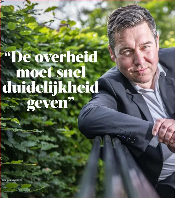  ??  ?? Club Brugge werd door vriend en vijand al gefelicite­erd met een zestiende titel, maar is nog altijd niet officieel kampioen van het seizoen 2019-2020. Clubmanage­r Vincent Mannaert (45) hoopt op nieuws deze week. “De overheid moet snel duidelijkh­eid geven.”