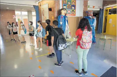  ?? Alumnes de l'escola Antaviana de Roquetes, a Barcelona, el 15 de juny. ?? 33
FERRAN NADEU