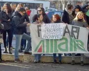  ?? IMAGOECONO­MICA ?? La protesta. I precari della compagnia di bandiera di nuovo in piazza