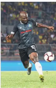  ??  ?? On target: Pahang’s Dickson Nwakaeme scored a goal in the 50th minute against PKNP in the Super League on Saturday.