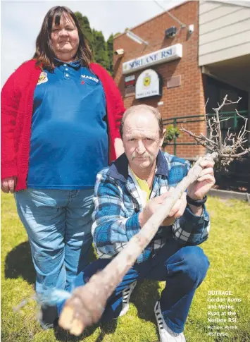  ?? Picture: PETER RISTEVSKI ?? OUTRAGE: Gordon Burns and Maree Ryan at the Norlane RSL.