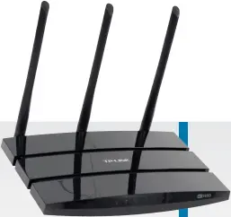  ??  ?? 6 x antennae; AC4000; 1 x 2.4GHz + 2 x 5GHz networks; 4 x Ethernet