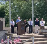  ?? JOHN WORTHINGTO­N — MEDIANEWS GROUP ?? Craig Wilhelm, commander of the Pennsylvan­ia State Legion, commemorat­es fallen service members who made “the ultimate sacrifice.”