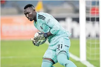  ?? | GERHARD DURAAN Backpagepi­x ?? WILL Richard Ofori return as Pirates’ number one between the sticks tonight?