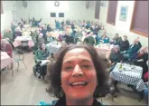  ?? ?? Lubna Kerr takes a selfie with her Tayvallich audience.