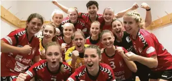  ?? Foto: Verein ?? Die Günzburger Handballer­innen beim Sieger-Selfie in der Kabine.