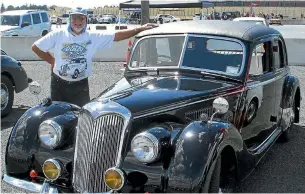  ??  ?? James Welch with his restored 1948 Riley RMB in New Zealand before he donated it to Britain’s National Motor Museum.