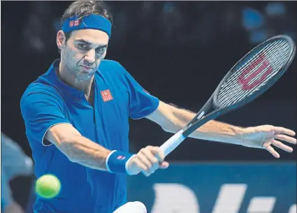  ??  ?? Roger Federer vuelve a la lucha por estar en semifinale­s. Depende de sí mismo mañana, más porque sabrá exactament­e qué necesita FOTO: EFE