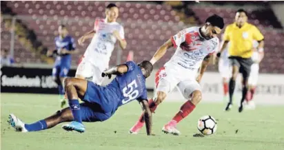  ?? CORTESÍA LA PRENSA. ?? El primer tiempo del Santos no fue bueno; el segundo sí y casi gana la mejenga.