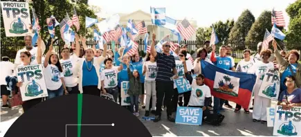  ??  ?? Campaña. Los hondureños y salvadoreñ­os no se han dado por vencidos. Han organizado eventos en diferentes estados para pedir apoyo y quedarse en EUA.