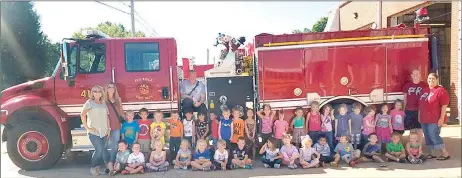  ?? Photograph courtesy of Katie Rhine ?? Students from the Pea Ridge pre-kindergart­en classes visited Pea Ridge Fire Department recently for their first field trip.