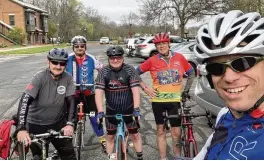  ?? CONTRIBUTE­D ?? Veteran Tim Traub (right) has founded a local chapter of Project Hero, which aims to help veterans and first responders through bicycling.