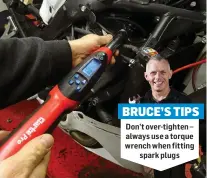  ?? ?? Don’t over-tighten – always use a torque wrench when fitting
spark plugs